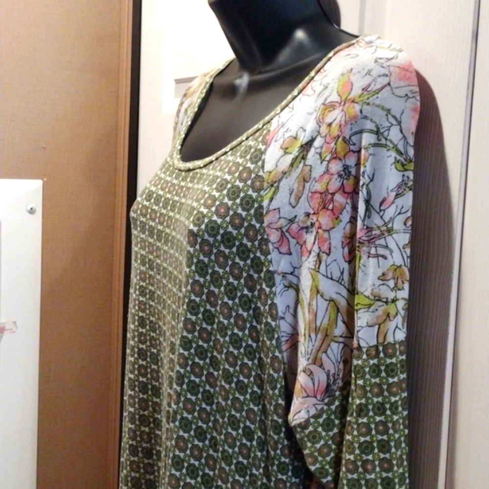 Cato Floral Top 14/16W - Picture 3 of 6